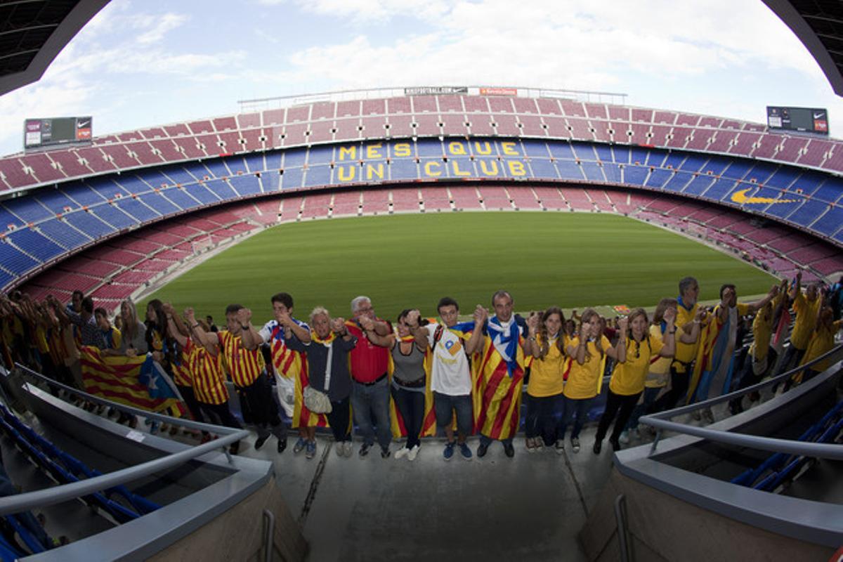 La Vía Catalana pasa por el interior del Camp Nou.