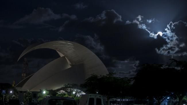 14/11/2016 FENÓMENOS ASTRONÓMICOS  super luna desde el auditorio de santa cruz de tenerife.JOSE LUIS GONZALEZ