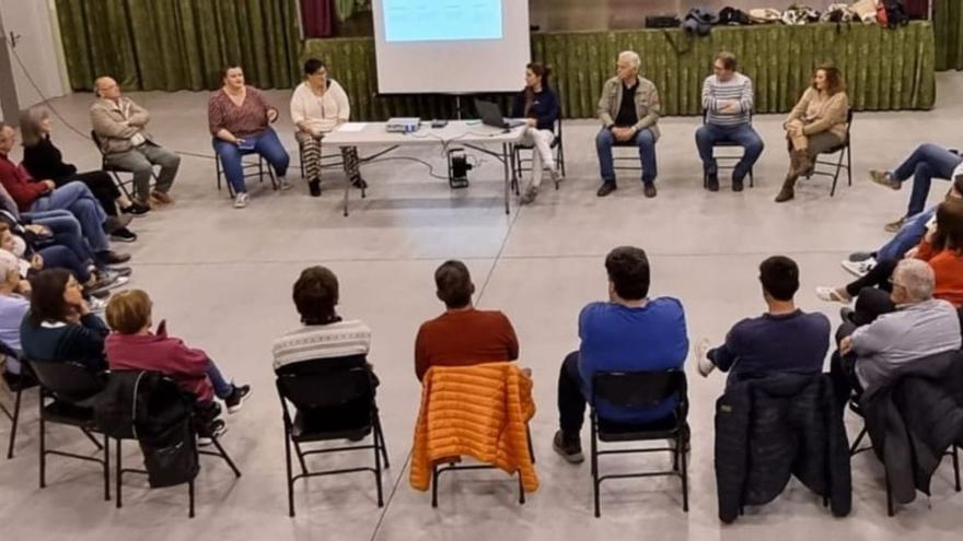 La Federació d’Associació de Barris de Figueres va celebrar una reunió informativa el passat 18 d’abril. | FABF