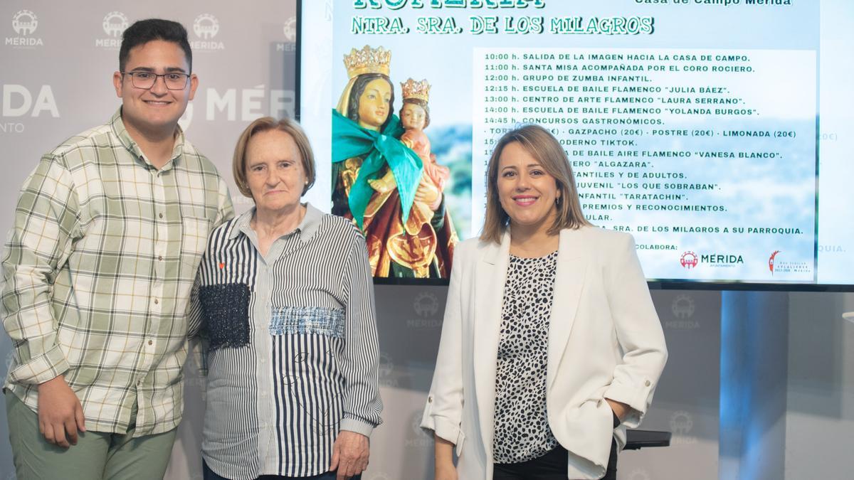 Rueda, Cámara y Aragoneses, ayer, en la presentación de la romería.