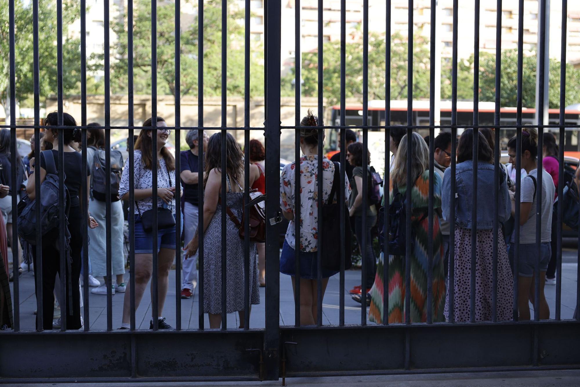 Miles de aspirantes se presentan a las oposiciones de educación