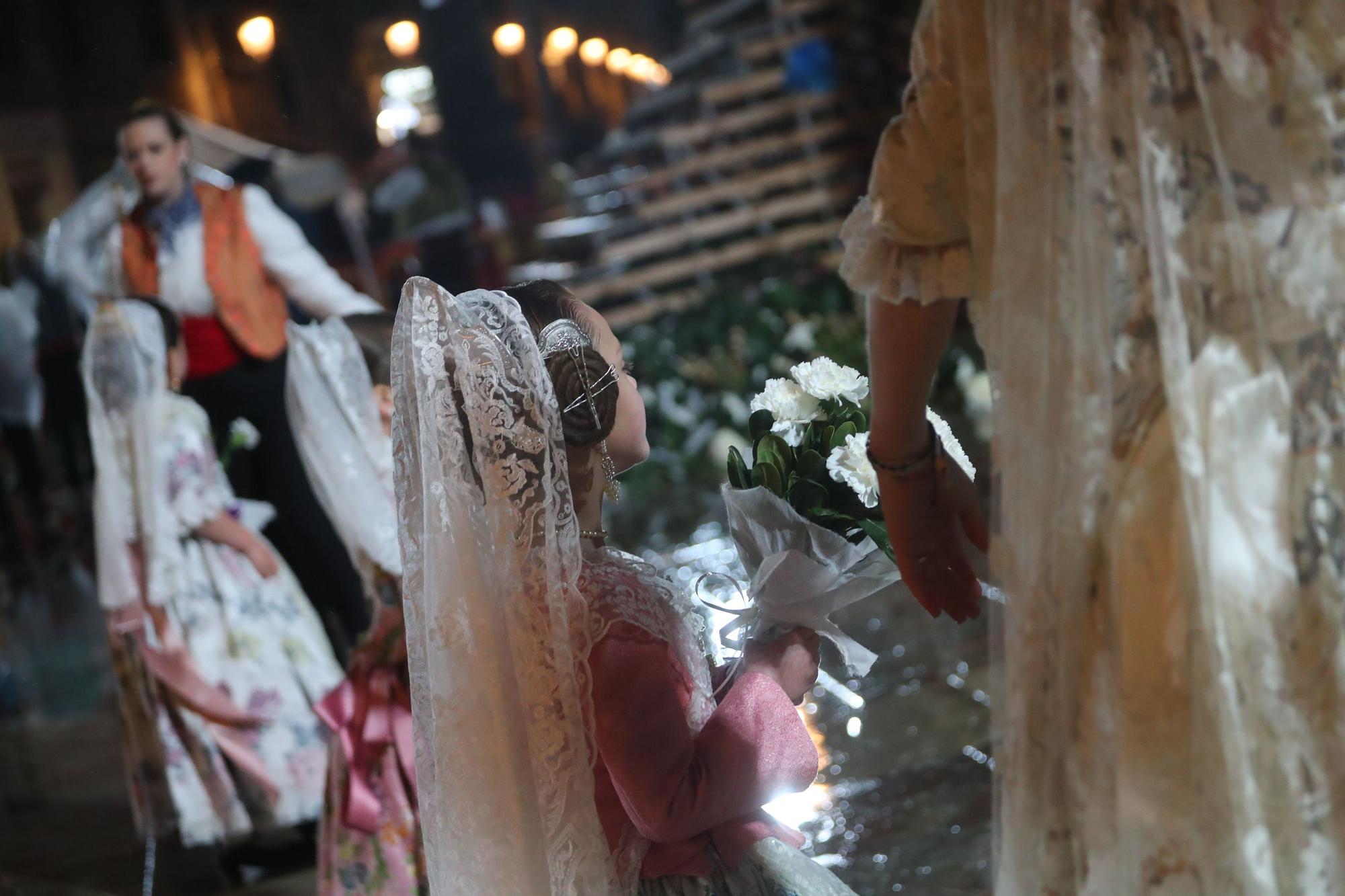 Búscate en el primer día de ofrenda por la calle de la Paz (entre las 19:00 a las 20:00 horas)