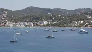 Un total de 2.219 barcos tuvieron que trasladarse por fondear sobre posidonia en Ibiza en 2023