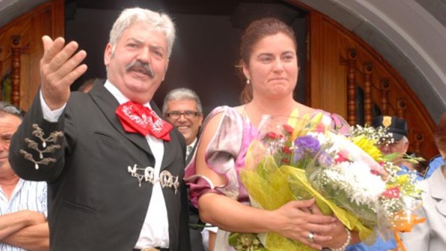La primera alcaldesa de Firgas es homenajeada por un grupo de mariachis
