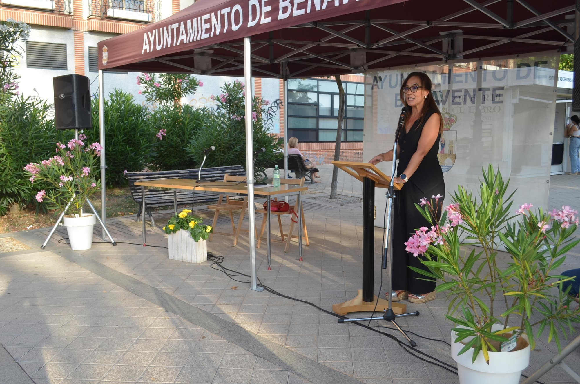 GALERÍA| La XXVI Feria del Libro de Benavente ya en marcha