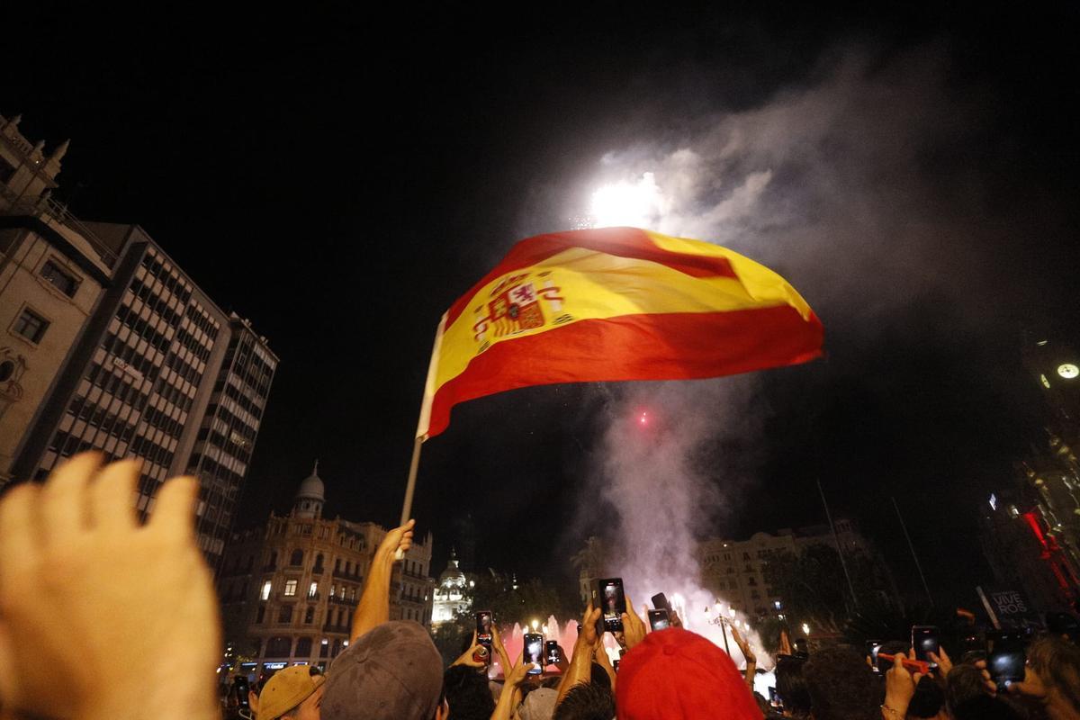Euforia en València por el triunfo de la Roja Euforia en València por el triunfo de la Roja