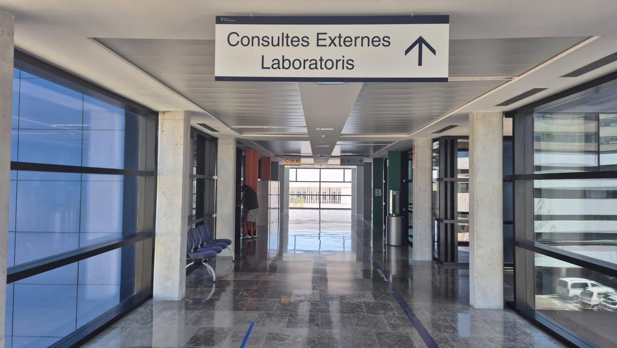 Imagen de un pasillo del Hospital Can Misses