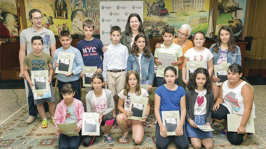 Algunos de los estudiantes participantes en el certamen. // D. P.