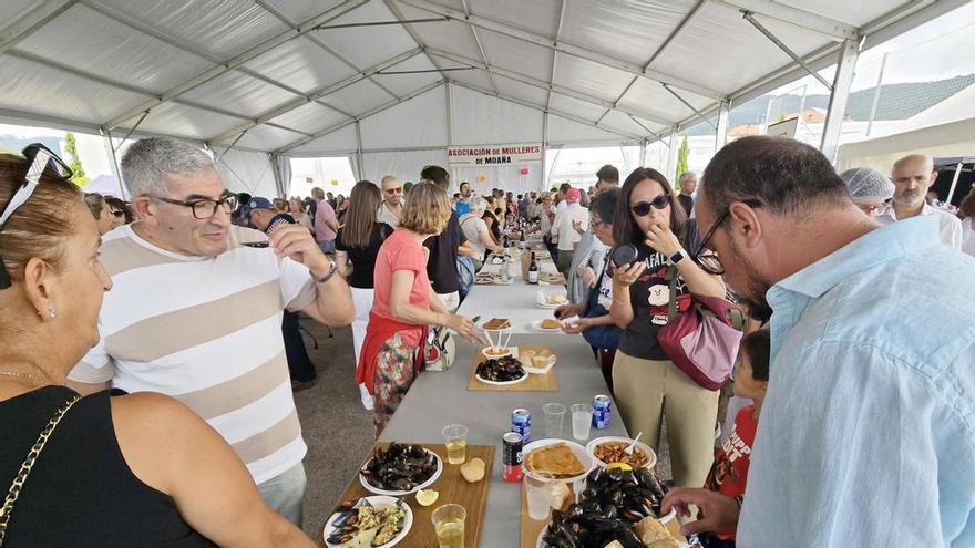 Moaña exalta su mejillón en una fiesta que vende cinco toneladas de producto en menos de tres horas