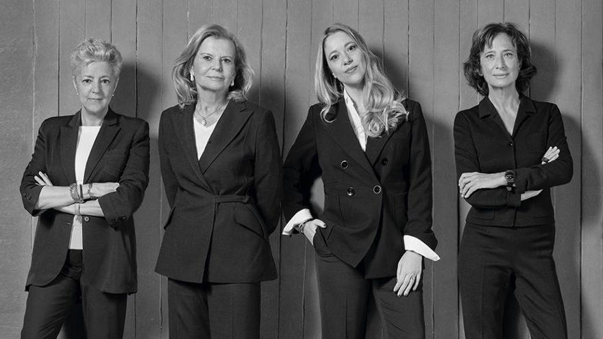 Anna Caballé, Carme Riera, Marta Rebón y Victoria Cerlot.