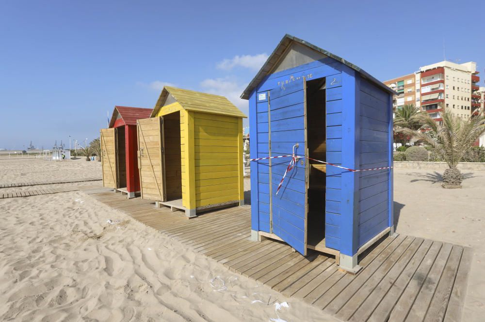 Aumentan las críticas por el estado de la playa del Port de Sagunt