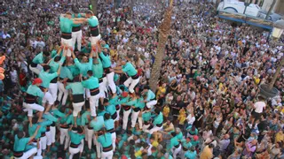 Vilanova i la Geltrú revalida los 10 pisos de los Castellers de Vilafranca y vive una fiesta de las Nieves redonda