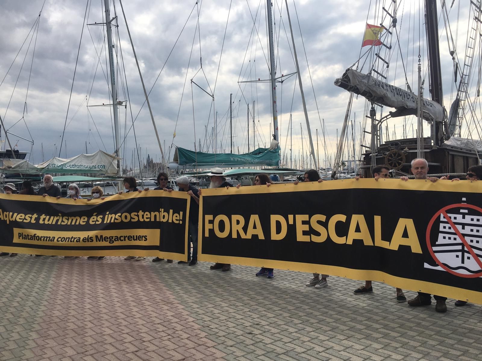 Protestas por la llegada a Mallorca del 'Wonder of the Seas', el crucero más grande del mundo