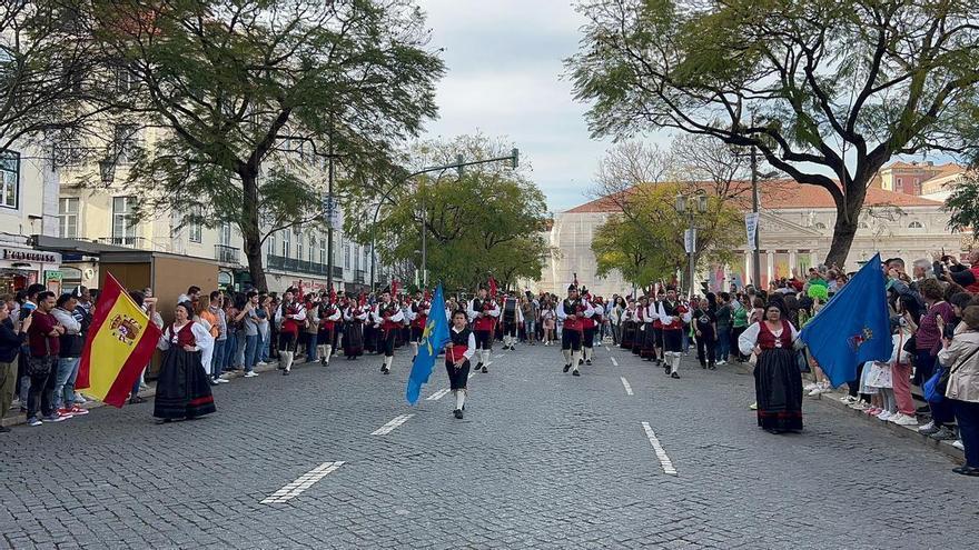 Así sonaron las gaitas de Corvera en Lisboa por el desfile de San Patricio