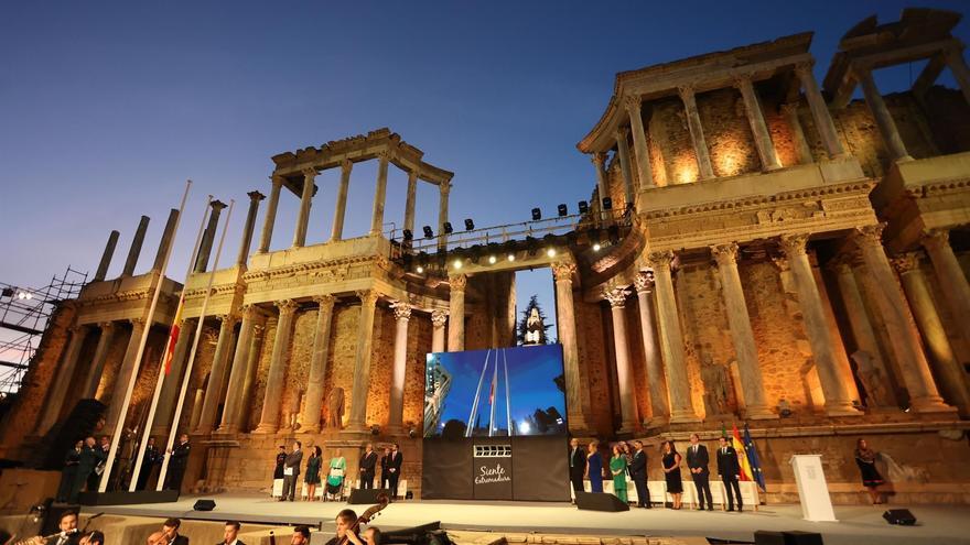 Sigue el acto de entrega de las Medallas de Extremadura | Javier Moll: &quot;Es una medalla de los extremeños&quot;