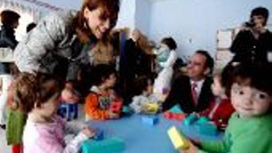 Arroyo de la Luz inaugura un centro infantil para 30 niños