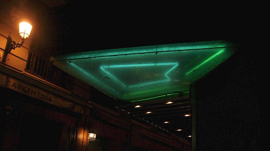 Madrid. El cuerpo sin vida del portero de discoteca tras el tiroteo.