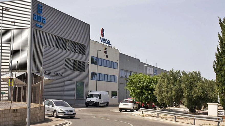 Empresas ubicadas en el polígono de Sant Vicent de Ontinyent, en una imagen de archivo. | PERALES IBORRA