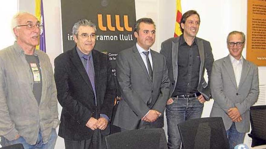 Productoras, el IRL y el IEB, ayer en rueda de prensa.