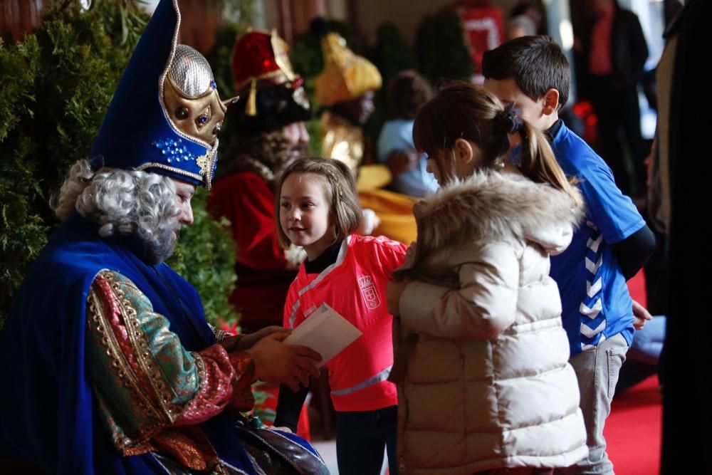 Recepción a los Reyes Magos en el Teatro Campoamor