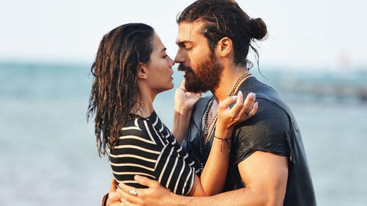 Los protagonistas de Erkenci Kus: Demet Ozdemir y Can Yaman