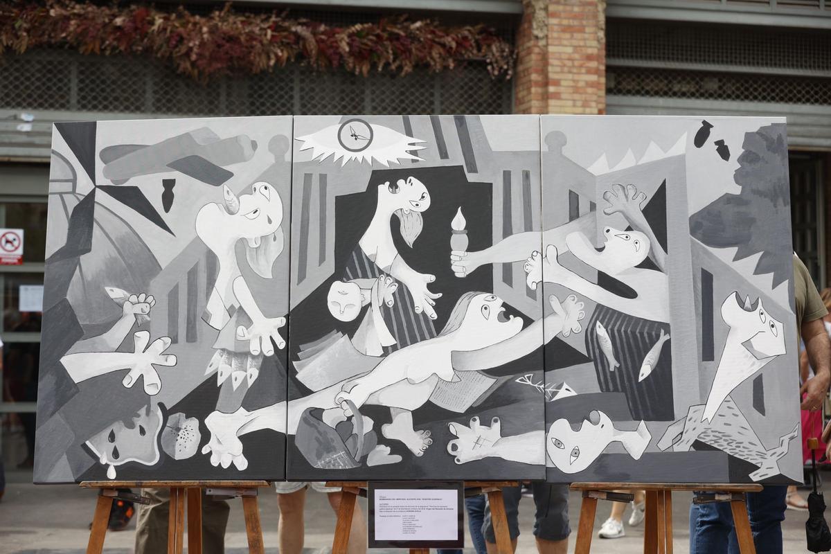 El &quot;Guernica alicantino&quot; de los estudiantes del IES Virgen del Remedio