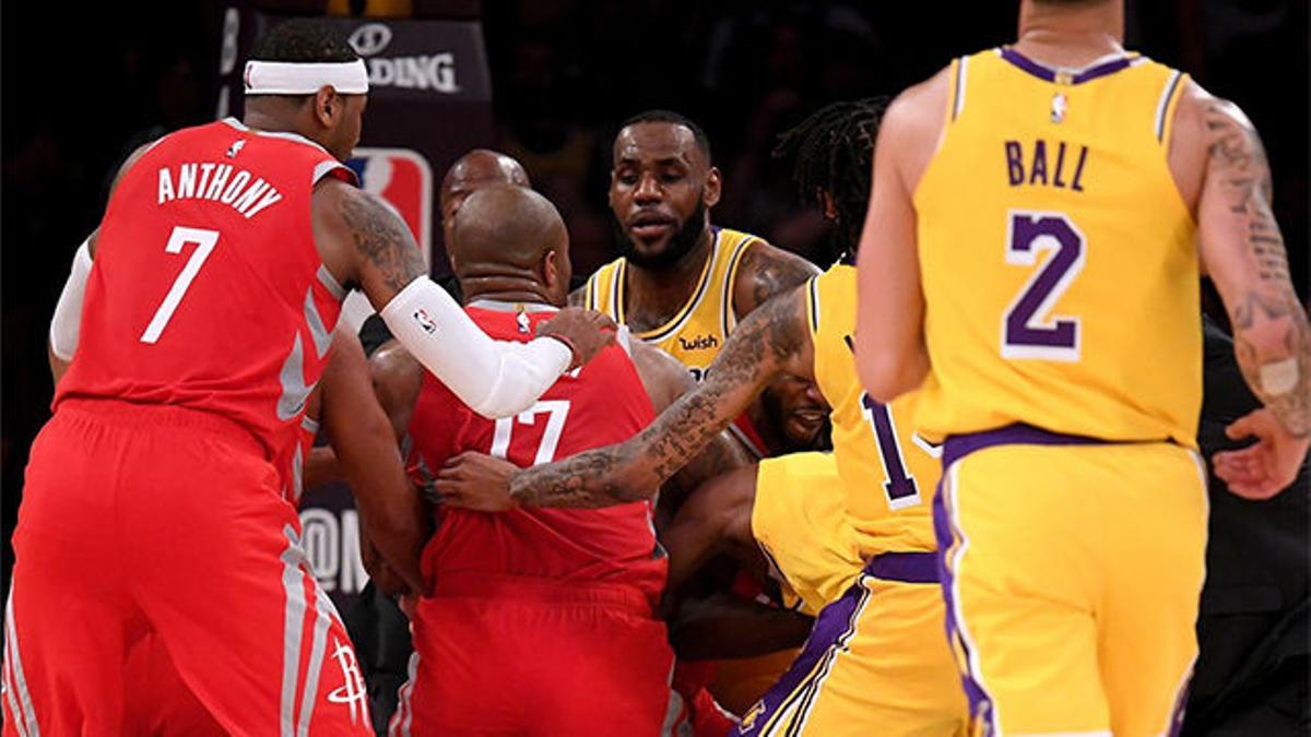 Así fue la tremenda tangana durante el Lakers-Rockets de esta madrugada