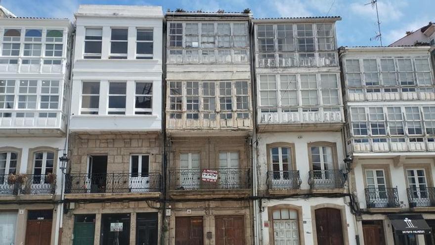 Betanzos renovará la normas del casco histórico: Permitirá unir edificios por el interior y habilitar aparcamientos en bajos
