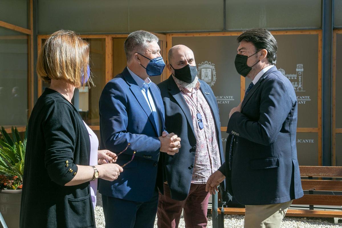 Un momento de la reunión entre los representantes municipiales y los de la Generalitat.