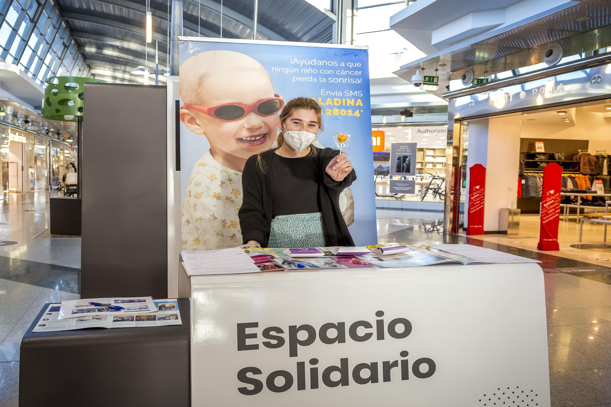 Actividad en el espacio solidario de Parque Principado.