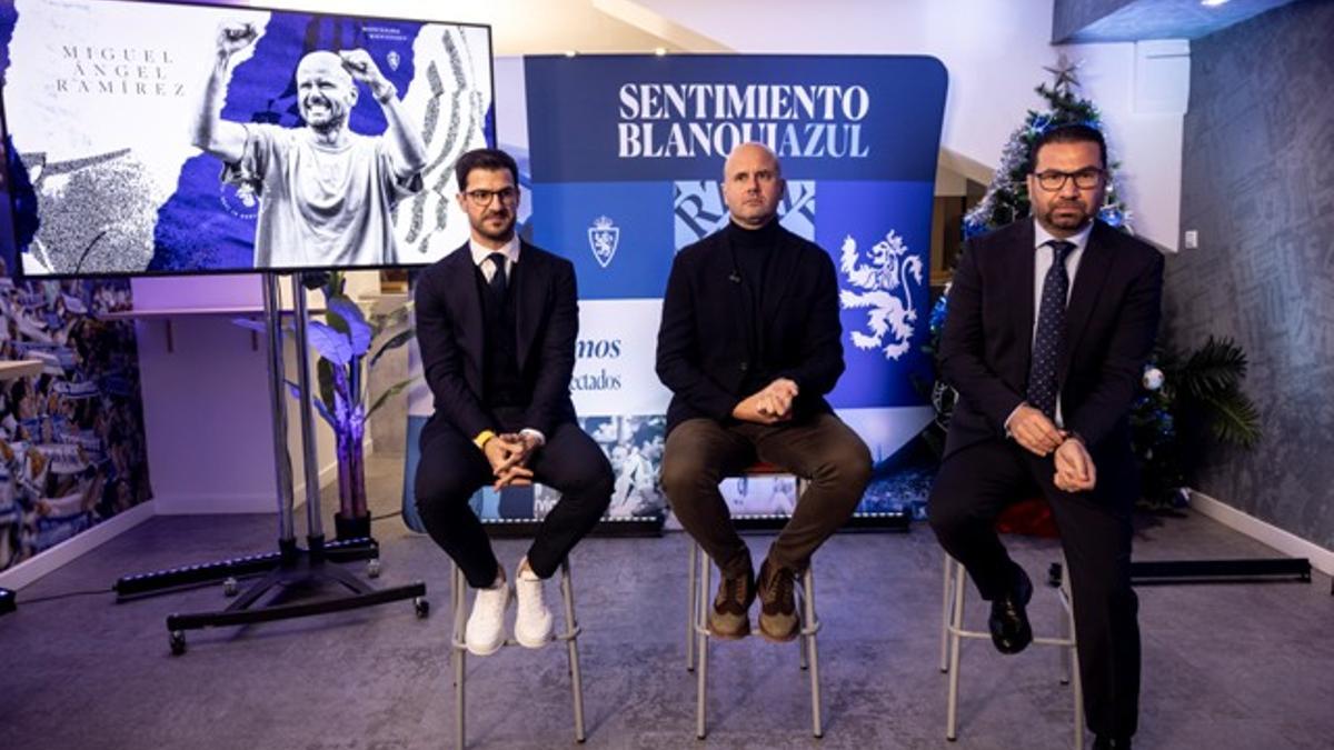 Fernando López, actual director general; Miguel Ángel Ramírez, el técnico destituido hace unos días, y el exdirector deportivo Juan Carlos Cordero, en la presentación del entrenador.