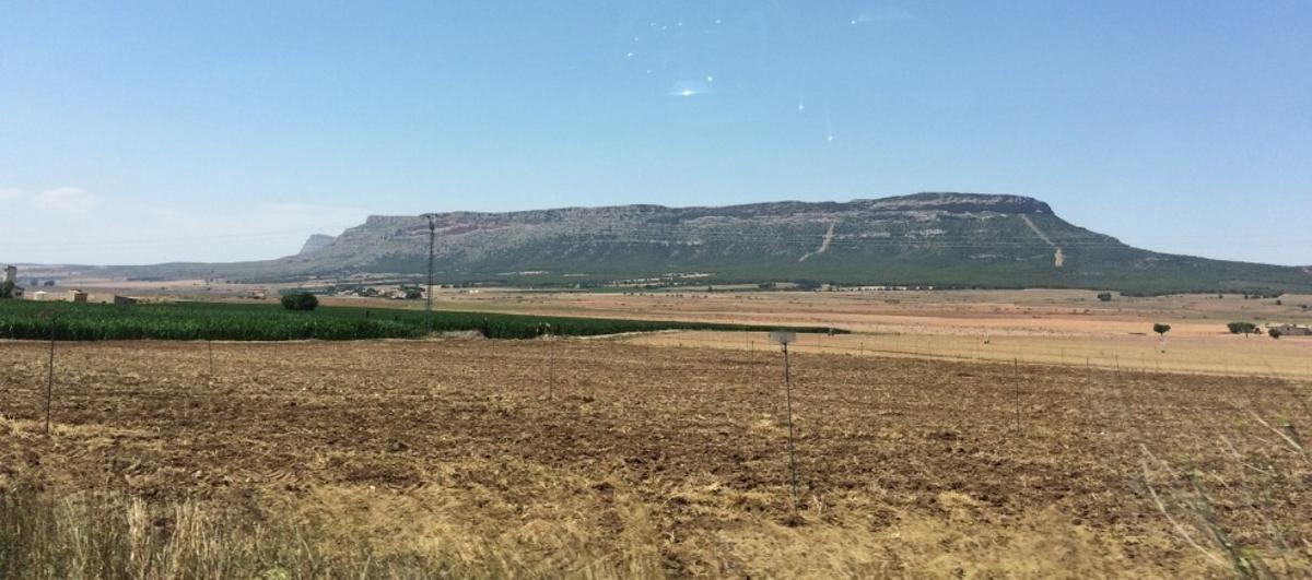 Sierra del Mugrón y laguna de San Benito