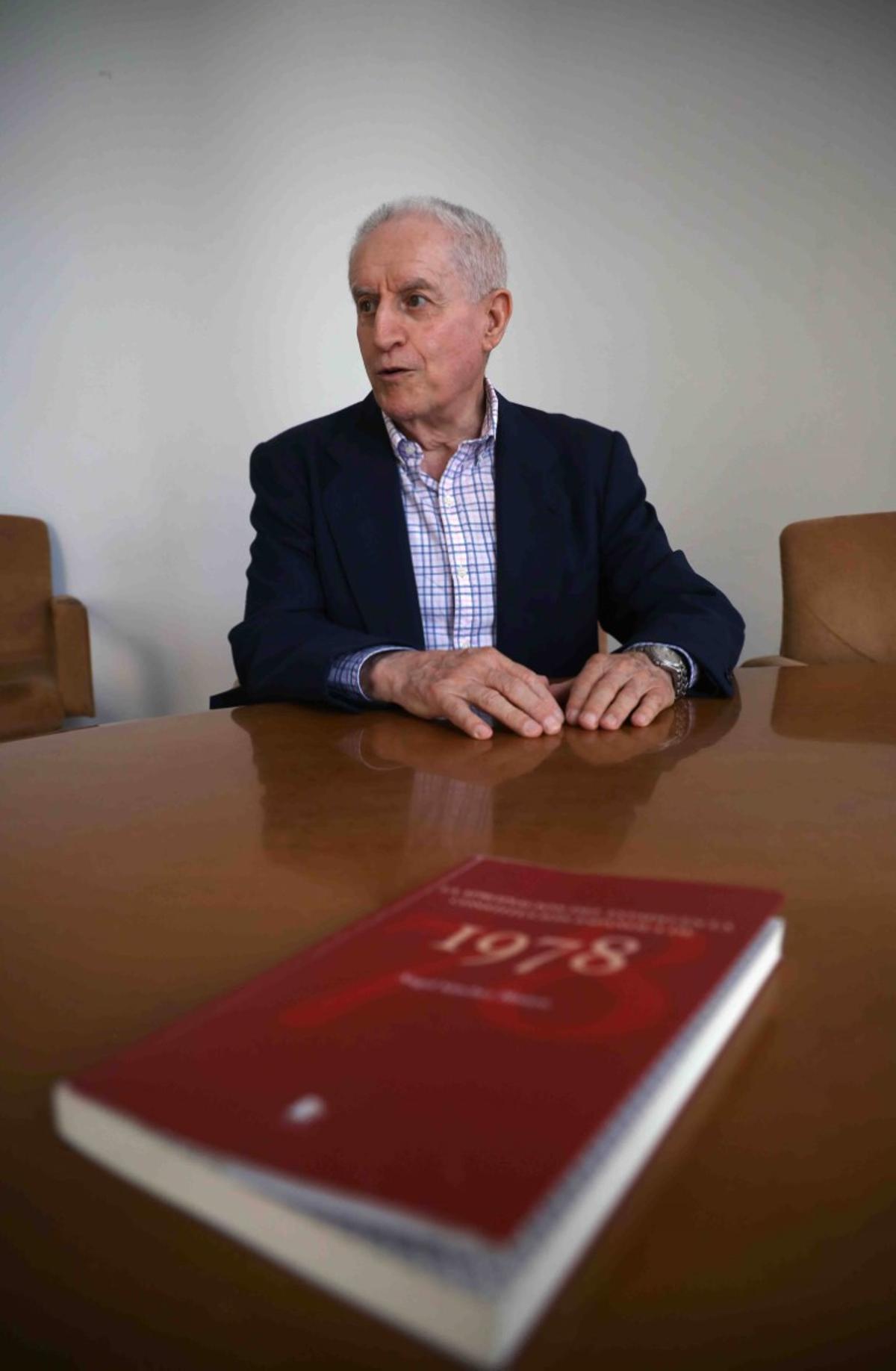 El ensayo de Ángel Sánchez Blanco aborda con mirada crítica la Constitución española y los fallos del sistema democrático español.