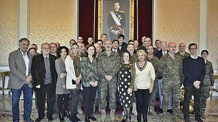 El comandante general de Balears, Fernando GarcÃ­a BlÃ¡zquez, felicitÃ³ ayer a los periodistas por su patrÃ³n.