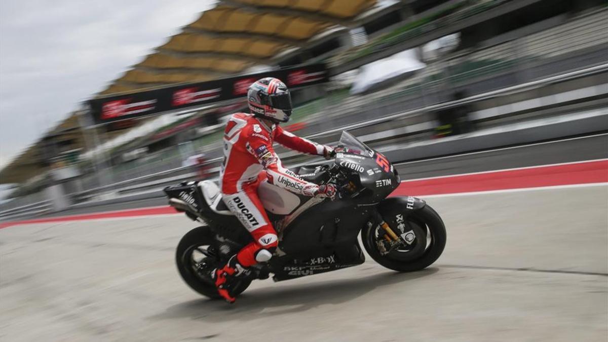 Michelle Pirro, piloto probador de Ducatti, realizó la primera sesión de entrenamientos de Ducati en Jerez