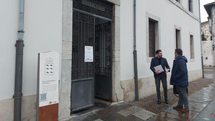 Los bomberos investigados por el incendio de Cudillero de 2024 en el que murió un hombre de 89 años prestan declaración en el juzgado de Pravia