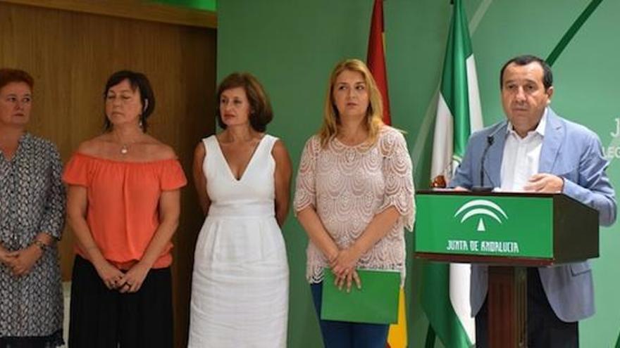 El delegado del Gobierno Andaluz, Ruiz Espejo, durante la rueda de prensa