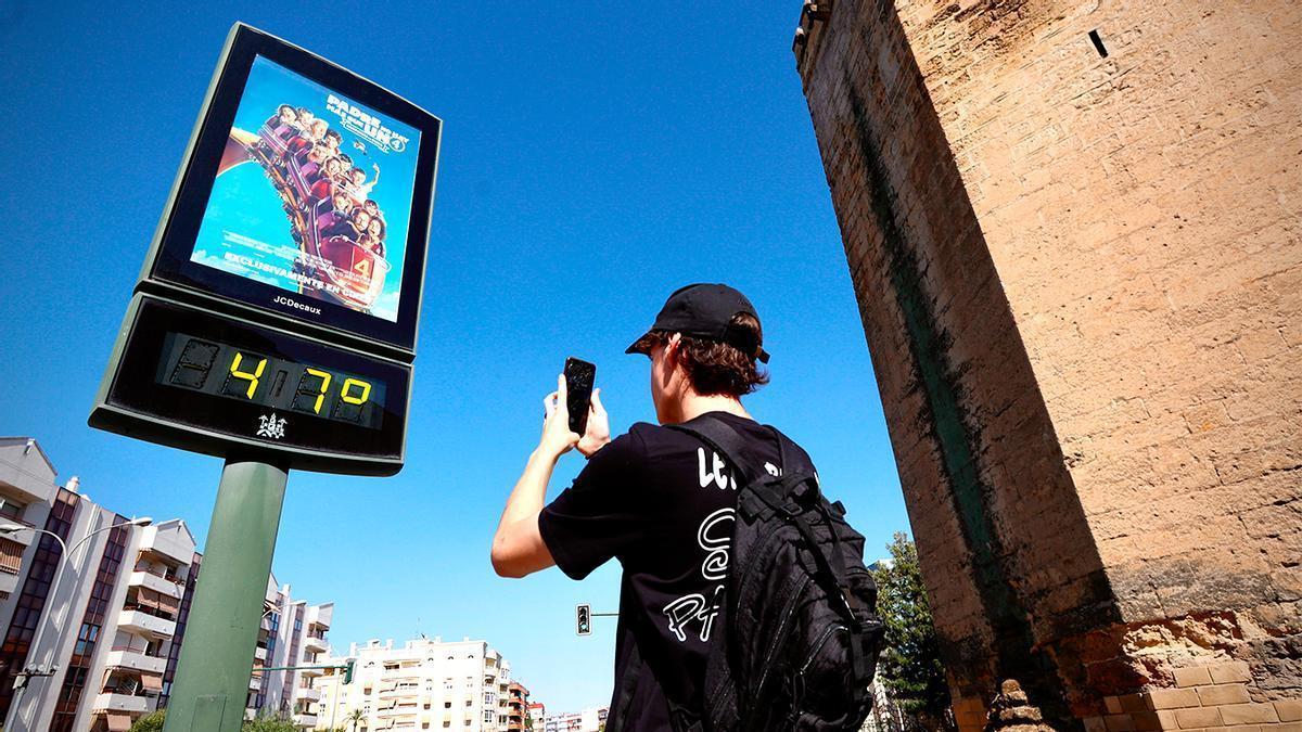 Aunque Aemet prevé 44 grados en puntos de Andalucía, son temperaturas a la sombra, al sol aumenta el calor.