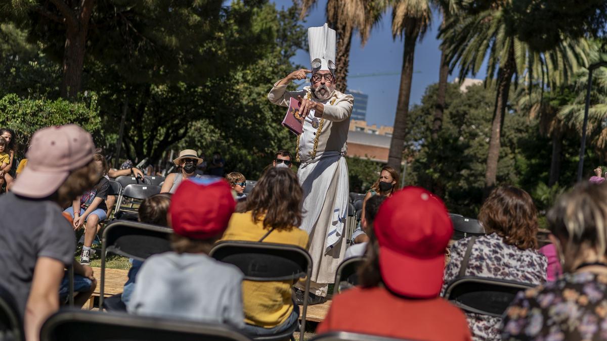 Escenario 'La Cuina', en los jardines de los Drets Humans, uno de los nuevos emplazamientos de la Mercè, este domingo.