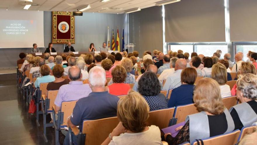 Imagen del acto de apertura celebrado en el Salón de Grados Roberto García Payá