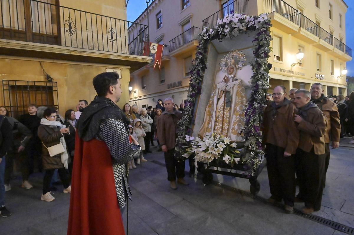 Bienvenida a la Virgen en la Basilica de Santa Maria