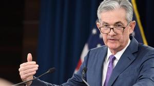 Powell afirma que el camino para controlar la inflación afrontará baches y llevará un tiempo