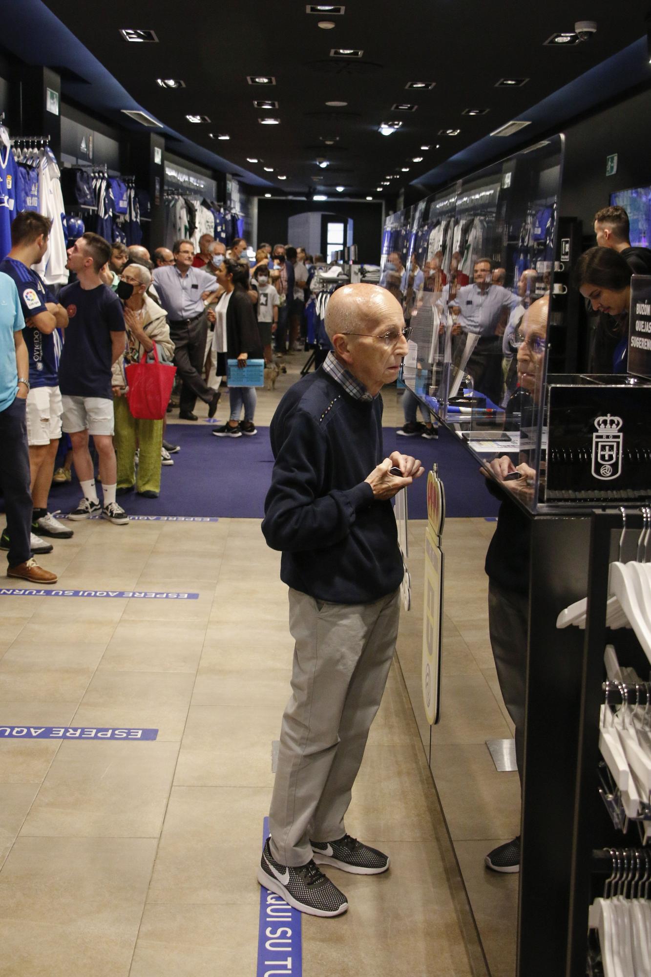 Así fue el primer día de la campaña de abonados del Real Oviedo