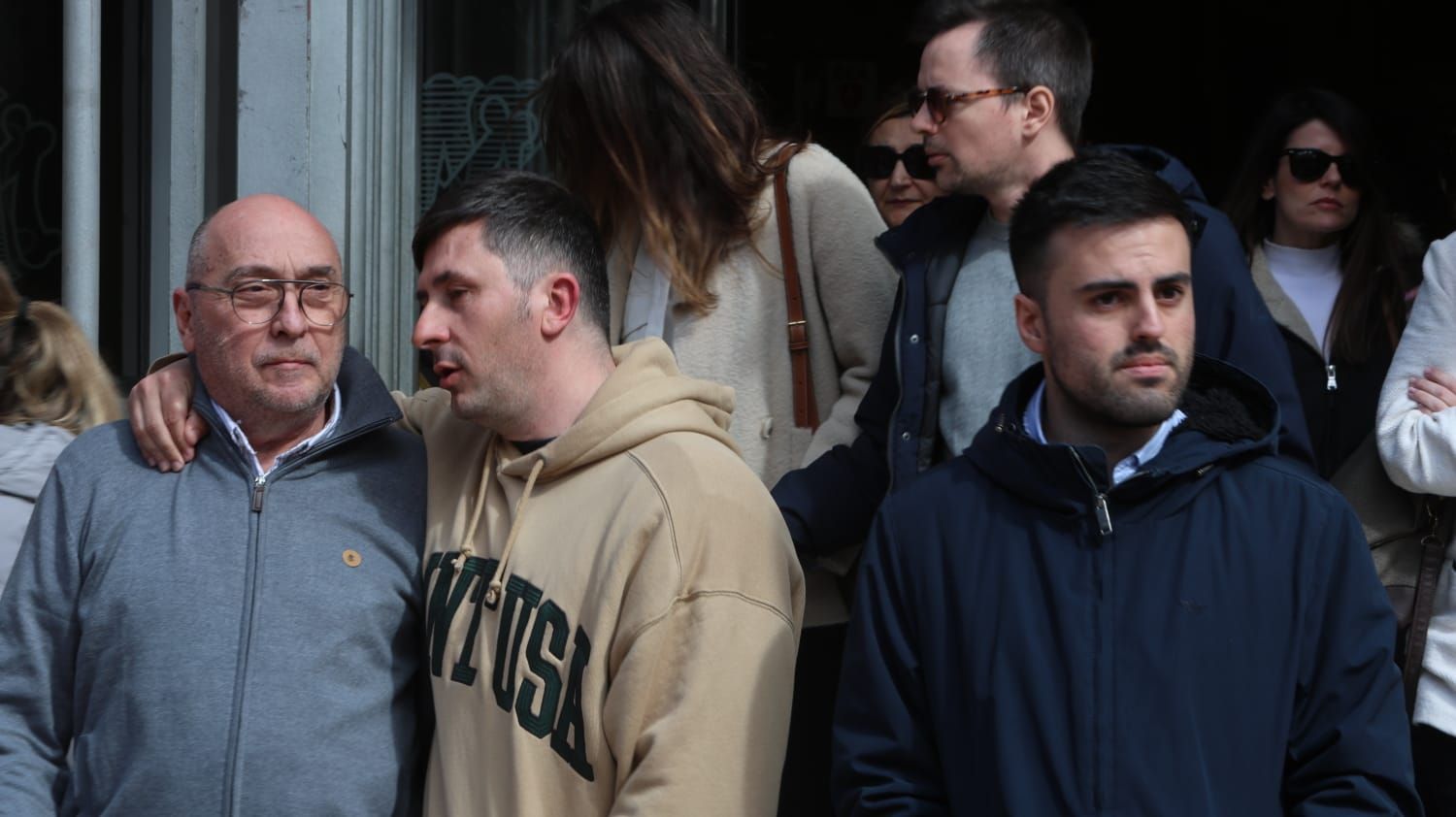 Los vecinos afectados por el incendio se han reunido en el Ateneo