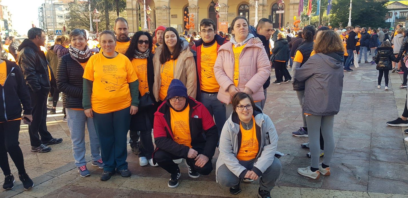 Una marea naranja de solidaridad inunda Villaviciosa: así fue la carrera de Galván