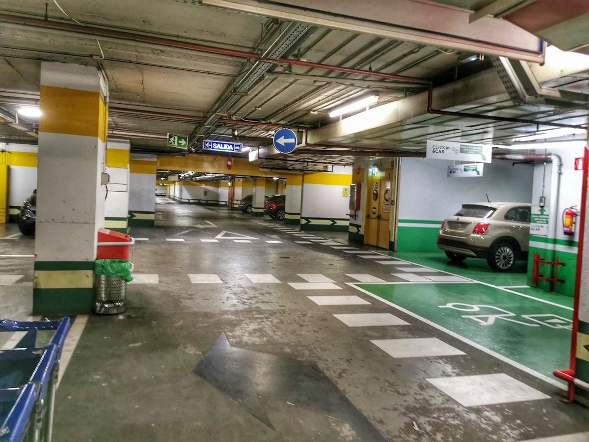 Así es el parking de El Corte Inglés