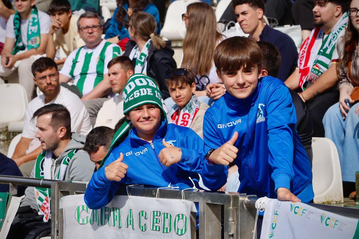 Córdoba CF-Granada | Las imágenes de la afición en El Arcángel