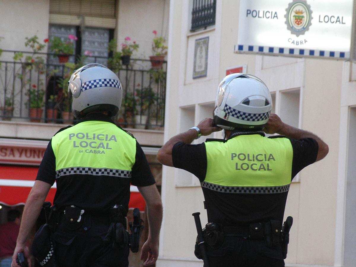 Agentes de la Policía Local de Cabra.