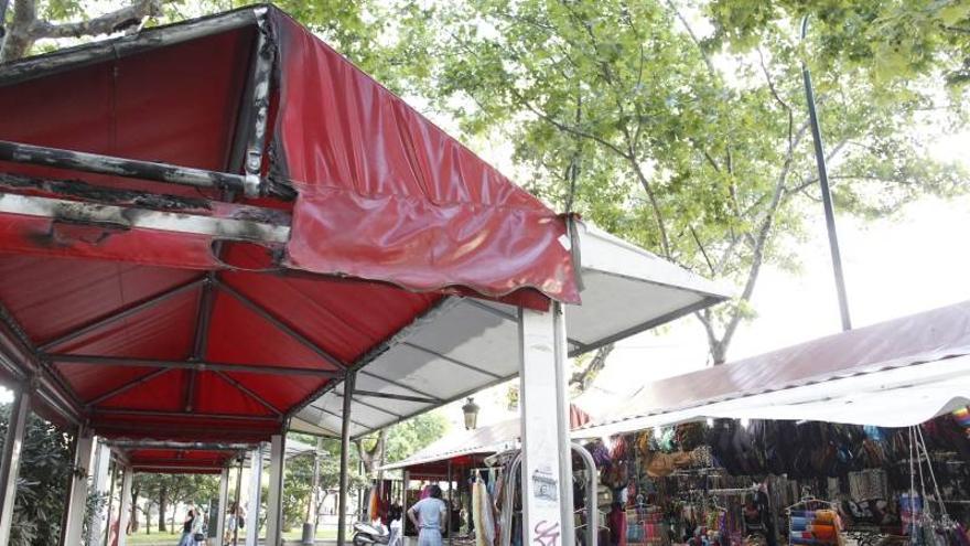 Quemado otro contenedor y un toldo de tenderete en Zaragoza