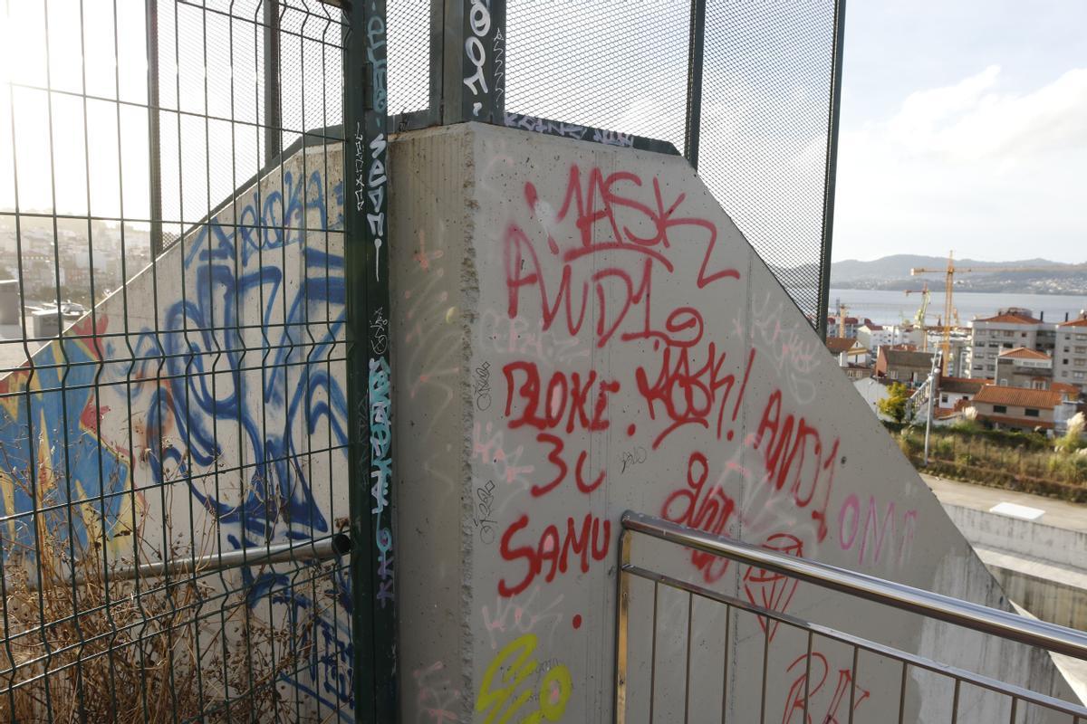 UNO DE LOS GRAFITIS DE LA BANDA LATINA &quot; LOS BETAS &quot; CON LOS QUE PRESUNTAMENTE MARCABAN SU TERRITORIO, EN LA CALLE NAVARRA.